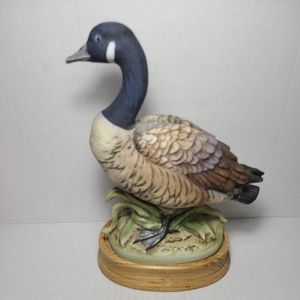 Vintage Andrea by Sadek Canada Goose 7.5" Tall with Wooden Base